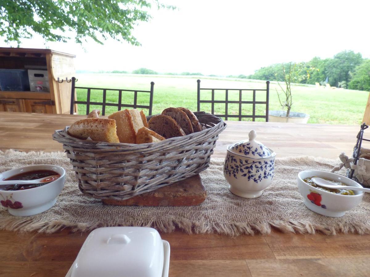 Britavit Acomodação com café da manhã Saint-Avit-Sénieur Exterior foto